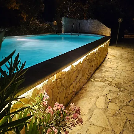 Casa Con Piscina Pensión